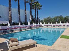 Le Jardin de Babylone "réservé aux couples", hotel in Cap d'Agde