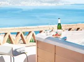 Lovely villa with jacuzzi and heated pool