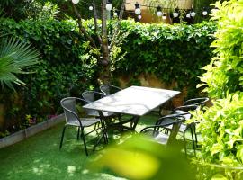 Bonita Casa Jardín Privado 5min a pie de Playa, hotel a Roda de Berà
