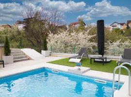 Panorama Deluxe Aparthotel, hotel with pools in Cluj-Napoca