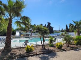 Camping des septs fonts, hotel in Agde