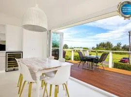 Arklow I Pet Friendly with Ocean Views