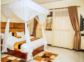 2 Bed - Sleeps 4 - Parking - 20 min to Airport