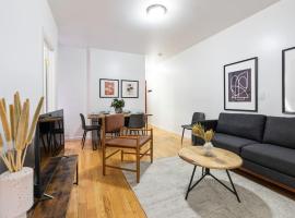 Modern 3 Bedroom 1 Bathroom Apartment in NYC, budget hotel in New York