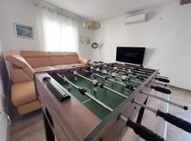 Spacious 4 bedroom apartment with free parking lot