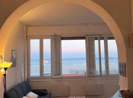 Maison sur mer Palavas, hotel v destinaci Palavas-les-Flots