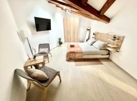 Perfect Stay Apartments, hotel v Terstu