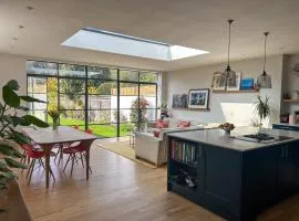 Three bedroom house with large garden a short stroll from Richmond's riverside pubs and restaurants