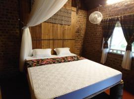 Homestay field, hotel in Ha Giang