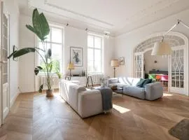 2-Bedroom Apartment with Private Library