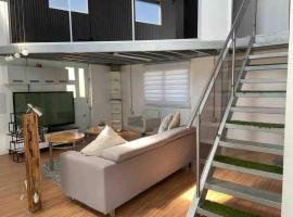 Centric Rustic Modern Downtown Executive Pad, hotel in Mayaguez