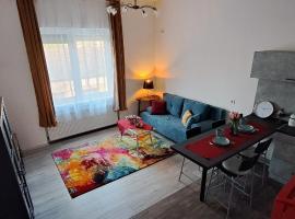 Napraforgó apartman, cheap hotel in Szeged