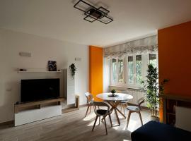 The Bright Place: wide and modern condo apartment in Milan, hotel near PalaSharp, Milan