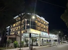 Ujvara Hotel