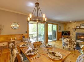 Blue Ridge Getaway with Hot Tub and Seasonal View!, hotel in Blue Ridge