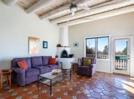 Casa Viva, 2 Bedrooms, Walk to Plaza, Fireplace, Pet Friendly, Sleeps 5