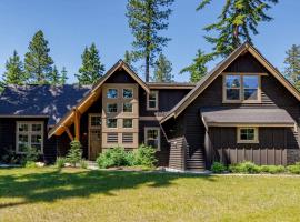 Pinewood Retreat at Suncadia Resort, hotel with parking in Cle Elum