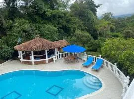 Hermosa Casa Campestre con Piscina y Jacuzzi