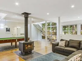 Luxury Escape On Crystal
