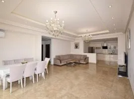 Teryan street, 3 bedrooms Luxury apartment TT777