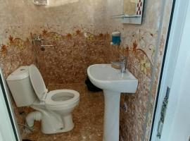 Maias guest house, hotel v destinaci Martvili