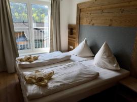 Ferienwohnung Grundlsee, hotell med parkeringsplass i Grundlsee