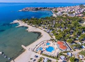 Modernes Kleines Haus mit Terrasse, villa i Split