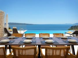 Luxury Villa Penelope with pool at Kerasia, Corfu, budgethotell i Agnítsini