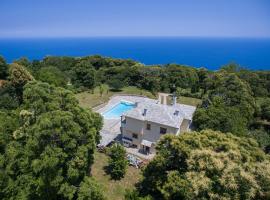 Luxury villa with pool in Tsagarada, hotel a Tsagarada
