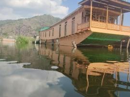 Houseboat Pride of India, hotel barato en Srinagar