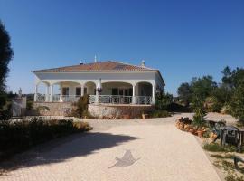 Chambres D'Hôte, hotel in Bensafrim