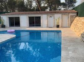 Jolie maison avec vue sur piscine, vacation rental in Bouc-Bel-Air