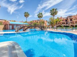 Deluxe relax apartment with pool, hotel na may jacuzzi sa Estepona