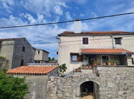 Holiday Home Pernat, hotel sa Valun