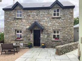Abby's Cottage Roundstoneselfcatering, villa in Roundstone