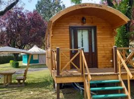 Camping Onlycamp du Rouergue, hotel v destinaci Villefranche-de-Rouergue