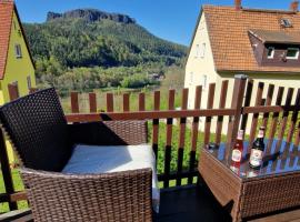 Tinyroom mit Ausblick: Königstein an der Elbe şehrinde bir pansiyon