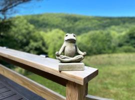 Breathtaking views. Hot tub. Huge Deck. Fast Wifi, pet-friendly hotel in Andes