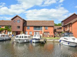 Marina Outlook, hotel with parking in Horning