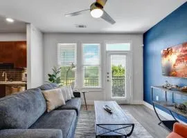 Bright Stylish Studio Near Downtown
