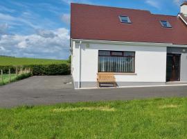 Grace's Place with Hot Tub & Games Room, casa de férias em Carrickfergus