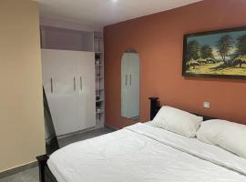 Sylz Residence-1 Bed Apt-5 Mins from Labadi & Laboma Beaches, feriebolig i Accra