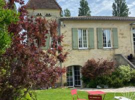 Moulin de la Bourgade : L’Olivier, hotel s parkiriščem v mestu Grézillac