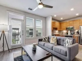 Luxurious Studio, Work from Home, Wifi, Riverwalk