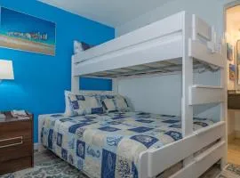 Sarasota Cay Club #614 Bunk Bed, Heated Pool, Tiki Bar, More!