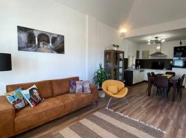 Hillside Apartman: Dunaszentmiklós şehrinde bir otel