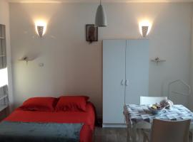 Studio 20 m2-Proche gare, hotel in La Roche-sur-Yon