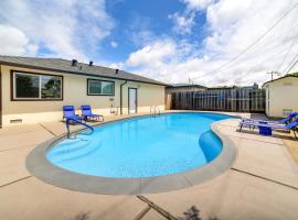Salinas Home with Pool - Near WeatherTech Raceway!, cottage in Salinas