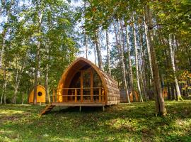 Meža namiņi Sprīdīši, campamento en Tērvete