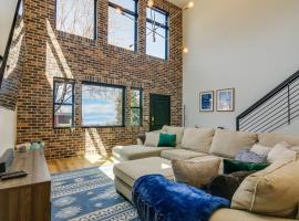 14 Mi to Brian Head Resort Mtn-View Home!, hotel in Parowan